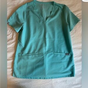 FIGS Casma Top Medium
